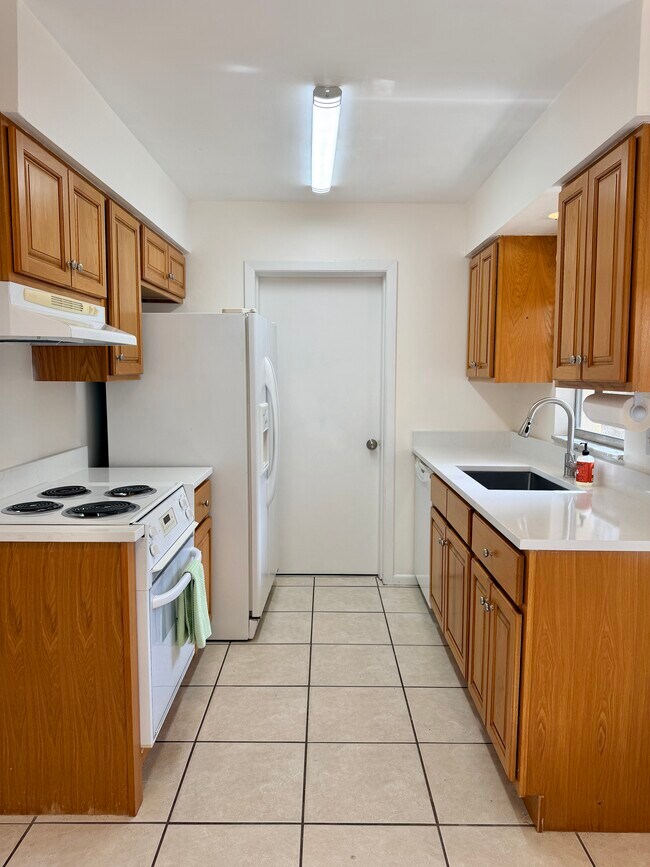 Photo - 912 La Salle Ave