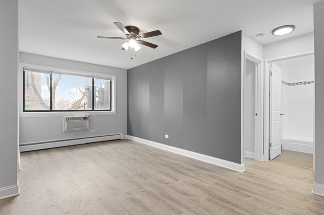 Photo - 6001 N Kenmore Ave