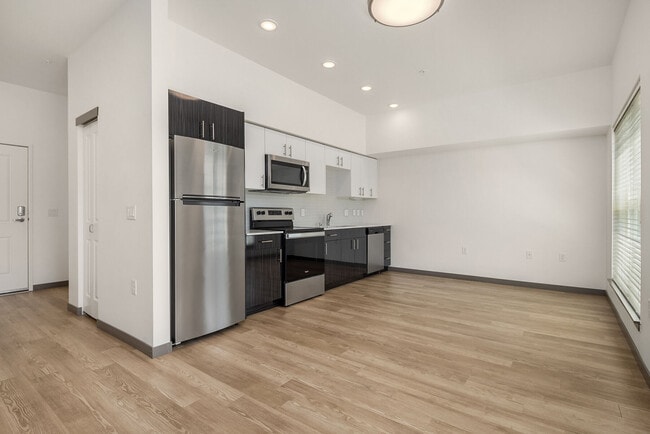 Photo - Sixth & Alder