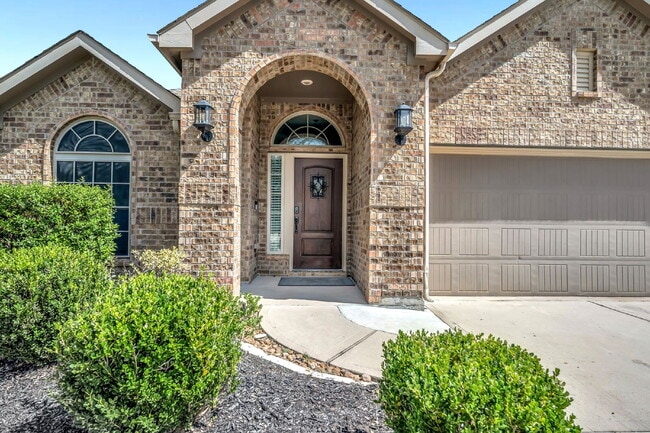 Photo - Welcome home to this beautifully maintaine...