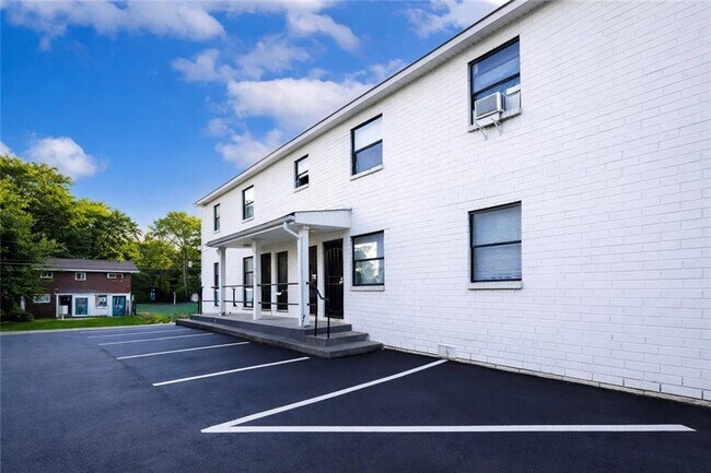 Photo - 953 Washington St SW Unit 5