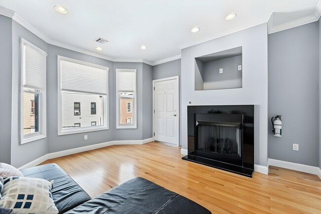 Photo - 437 2nd St Unit 2