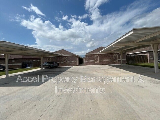 Building Photo - 1012 W La Pointe Ave Unit 2