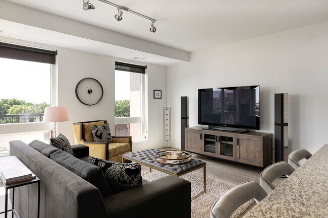 Photo - Laguna Apartments