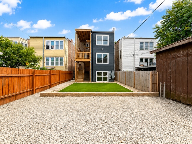 Photo - 3136 N Ridgeway Ave Unit G