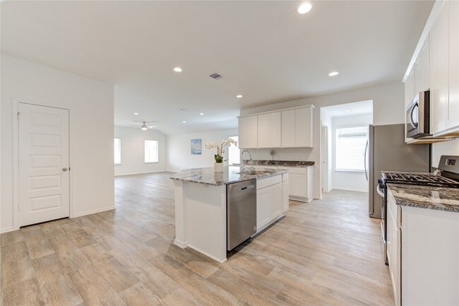 Building Photo - 2913 Misty Elm Ln