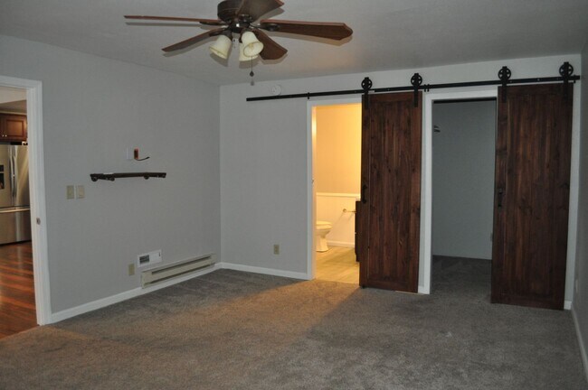 Photo - Goregeous 4 Bed 2.5 Bath Home in East Grand Forks! Move in Ready!