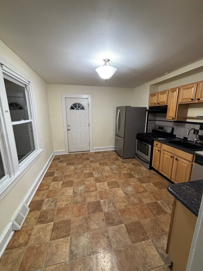 Cocina - 614 Sampson Ave Unidad A