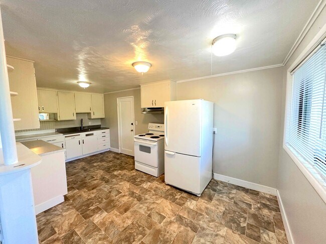 Photo - Charming 2BR Home with Garage & Expansive Yard in Ridgecrest area of Shoreline