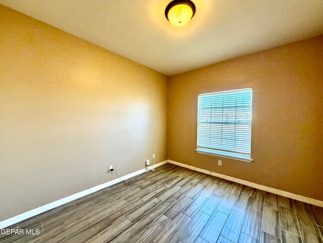 Photo - 14202 Fabled Point Ave