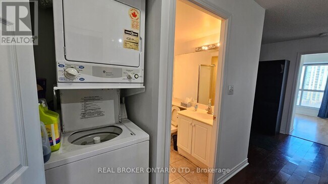 Photo - 7 Lorraine Dr Unité 1516