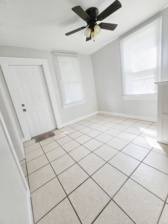 Photo - "Charming 1-Bedroom Home in Winter Haven – Perfect for Cozy Living!"