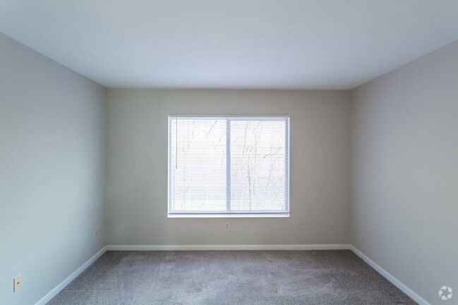 2BR, 2BA with fireplace - 1,033 SF