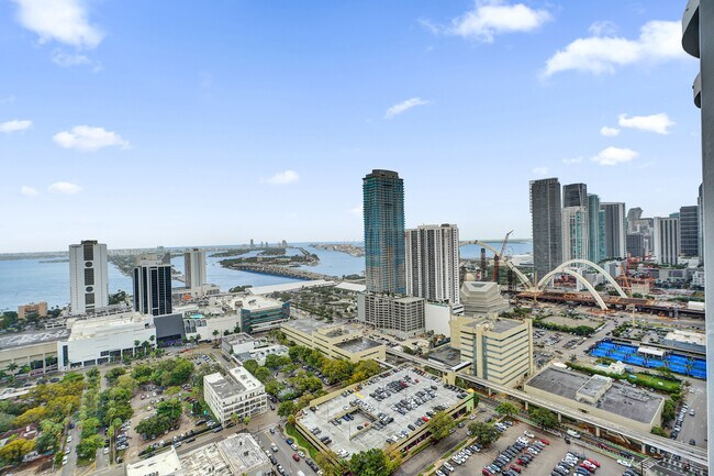 Photo - 1600 NE 1st Ave Unidad 3420