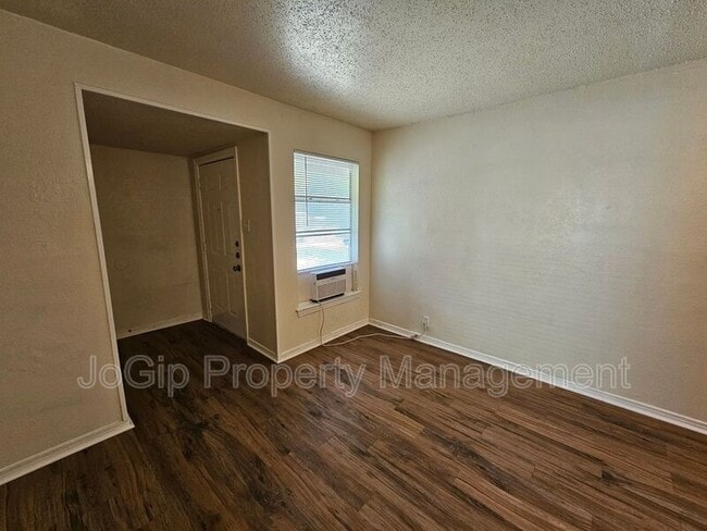 Photo - 6540 Hollis Ave
