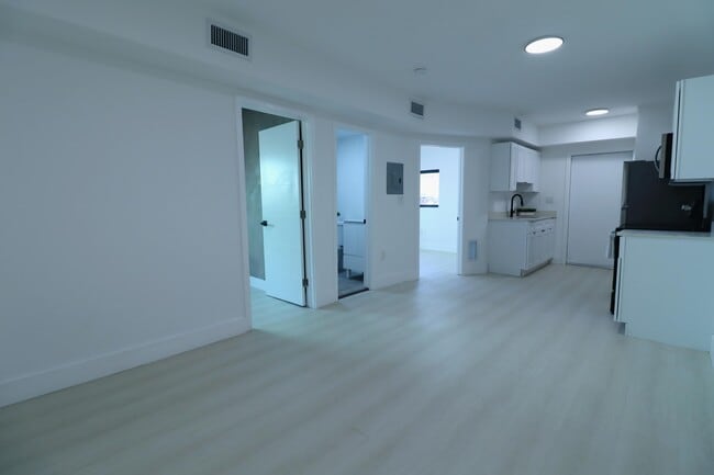 Photo - 1814 NW 2nd Ct Unidad 2