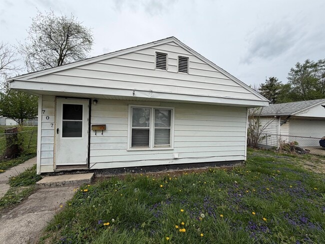 Building Photo - 707 Lawndale-