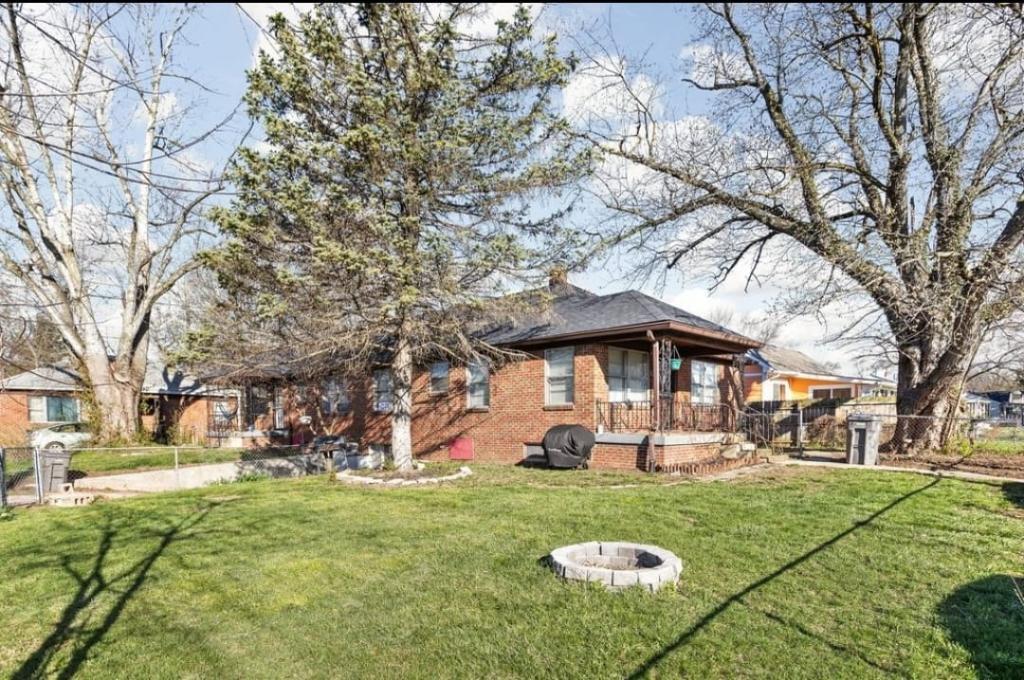 Photo - 1604 N Riley Ave