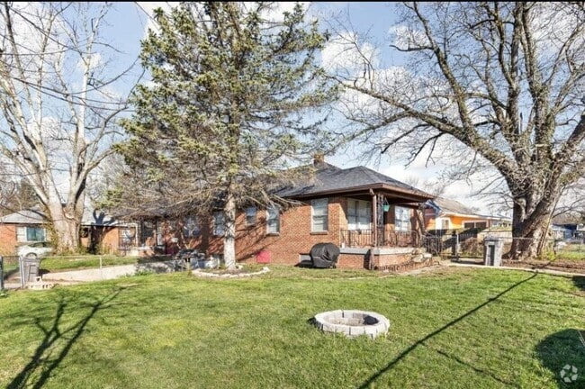 Building Photo - 1604 N Riley Ave Rental