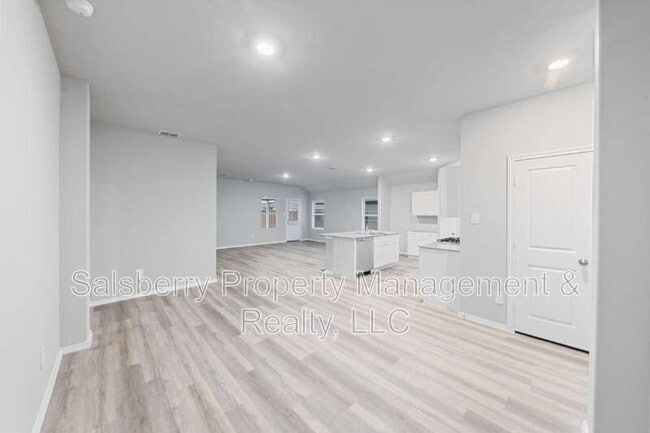 Photo - 316 Deaf Smith St