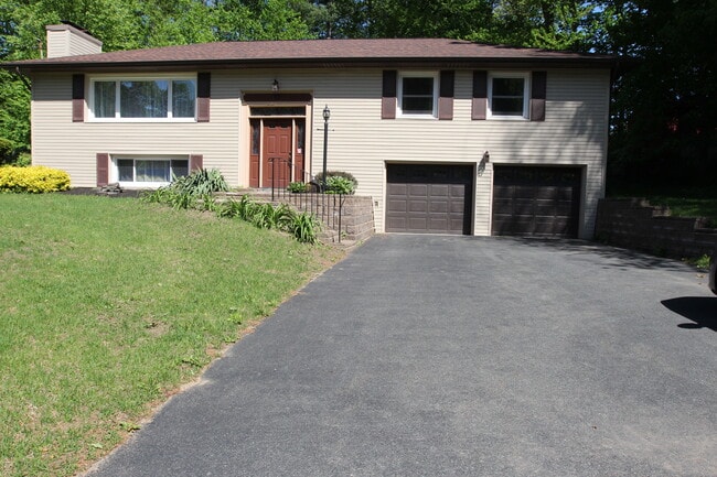 Photo - 73 Birchwood Ln