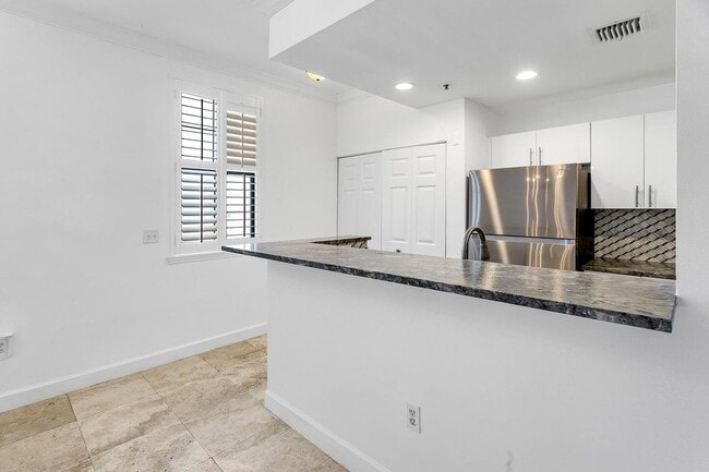 Photo - 691 Hibiscus St