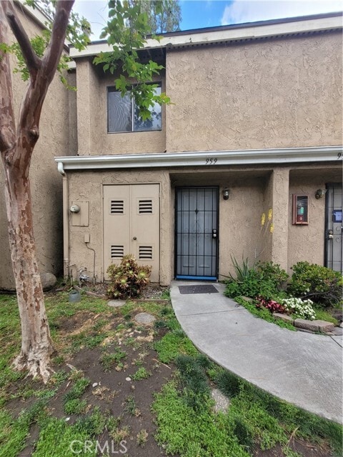 Building Photo - 959 S Mountain Ave