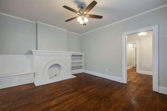 Photo - 2611 N Shartel Ave