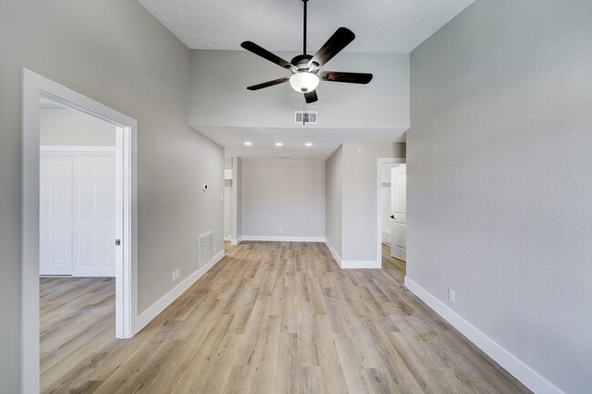 Lakewood West Apartments