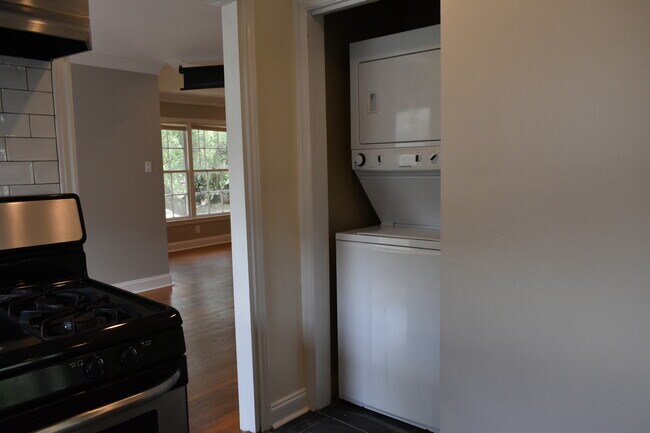 Photo - 2305 Goldsmith St