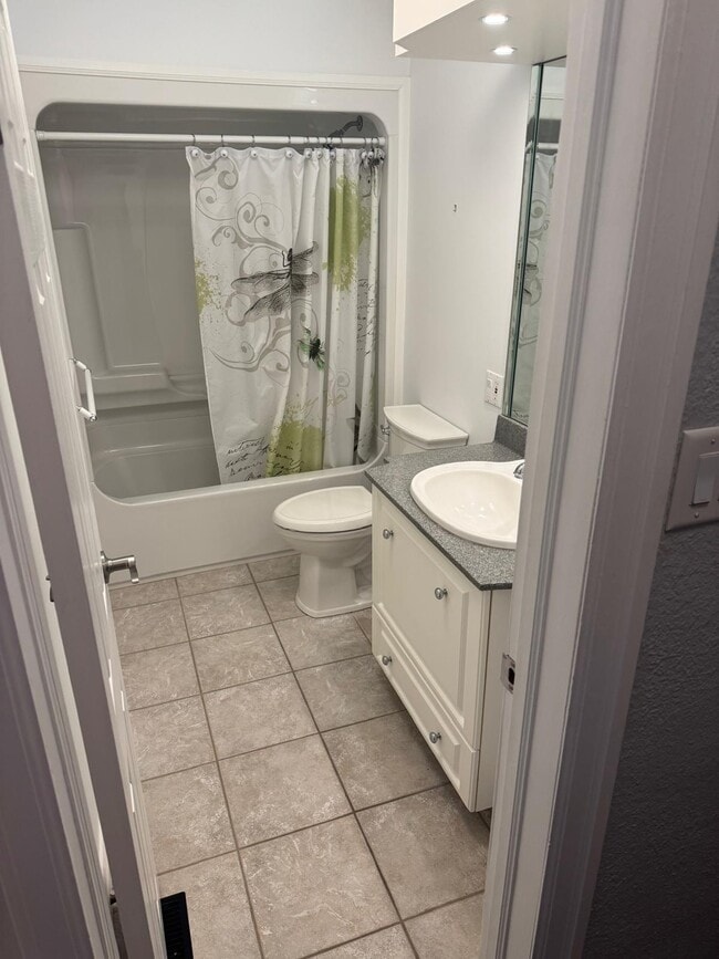 Photo - 378 Albert St