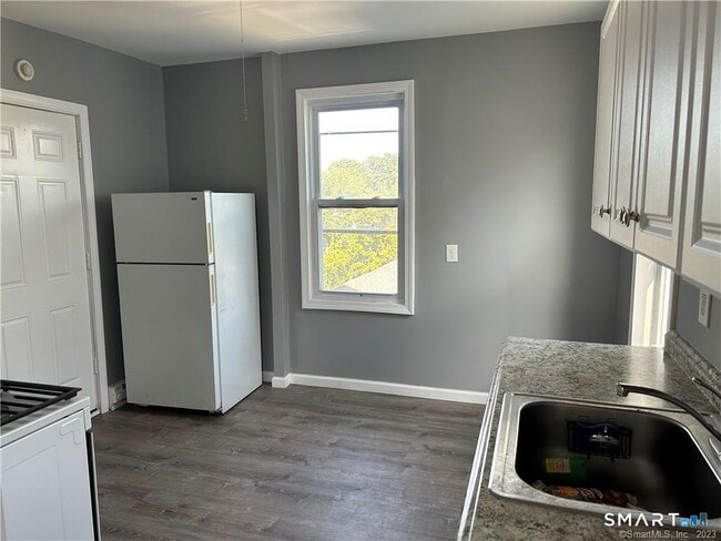 Photo - 1397 Corbin Ave Unidad 2