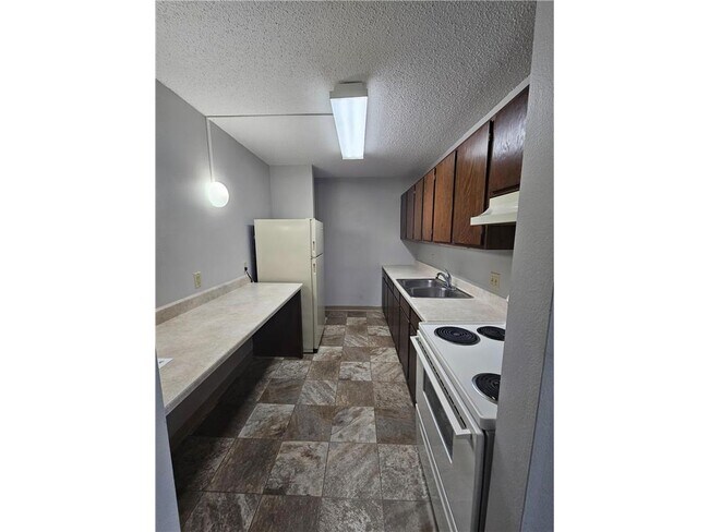 Photo - 808 Hills Ave Unit S110