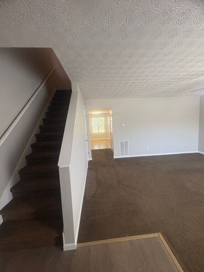 Photo - 5863 Strathmoor Manor Cir