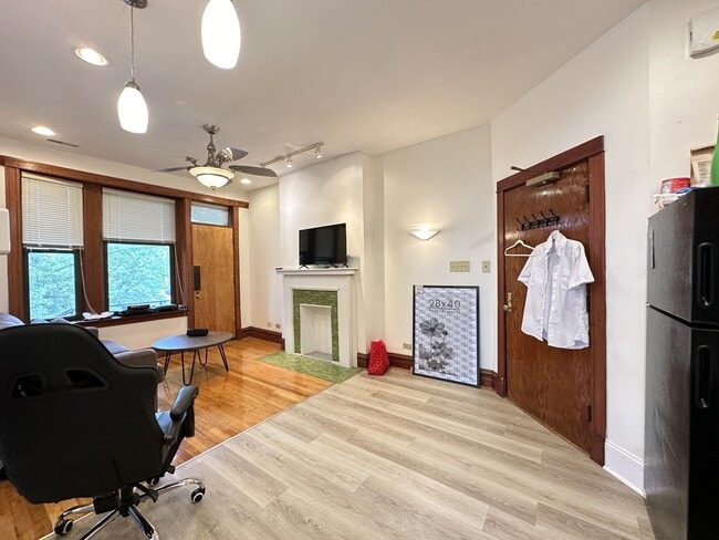 Building Photo - 2821 W Shakespeare Ave Unit G01C Rental