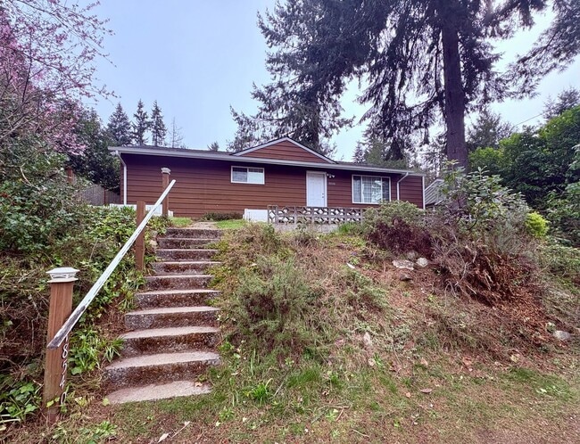 Photo - Spacious three bedroom rambler in Shoreline!