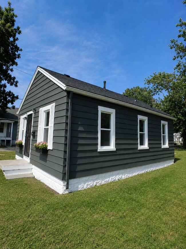 Photo - 1180 N Summit Ave