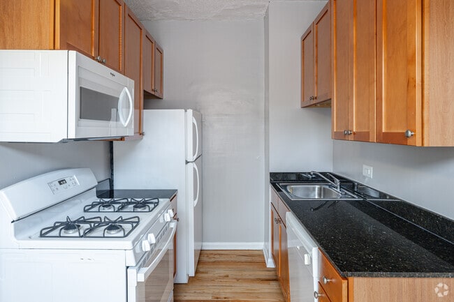 Convertible - 670SF - Kitchen