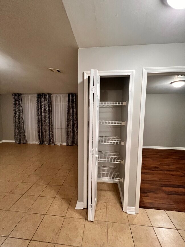 Photo - 6127 E Clay St