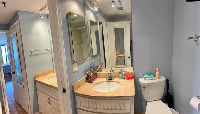 Photo - 1 Marina Dr Unidad 303 A