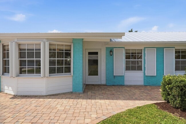 Photo - 1603 SW Seagull Way