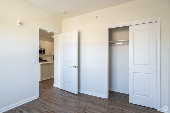 2BR, 2BA - 1,110SF