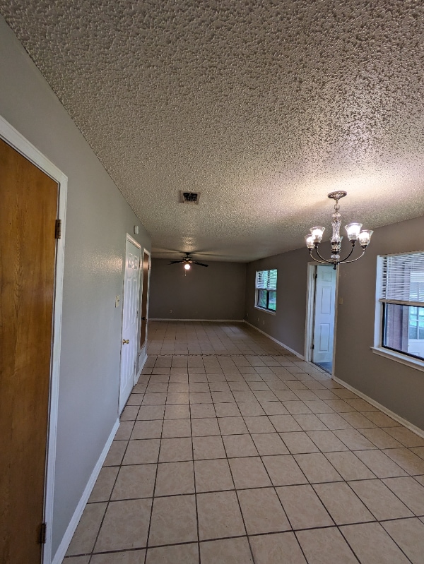 Photo - 933 Edwards St