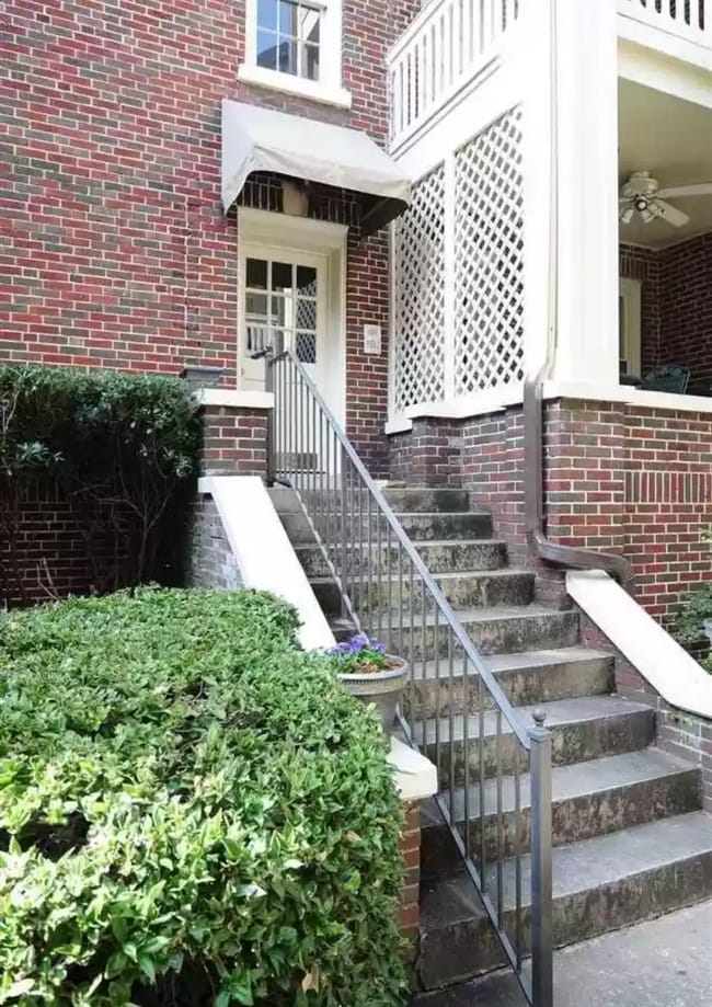 Exterior stairs to first floor units - 2809 13th Ave S Unit B1