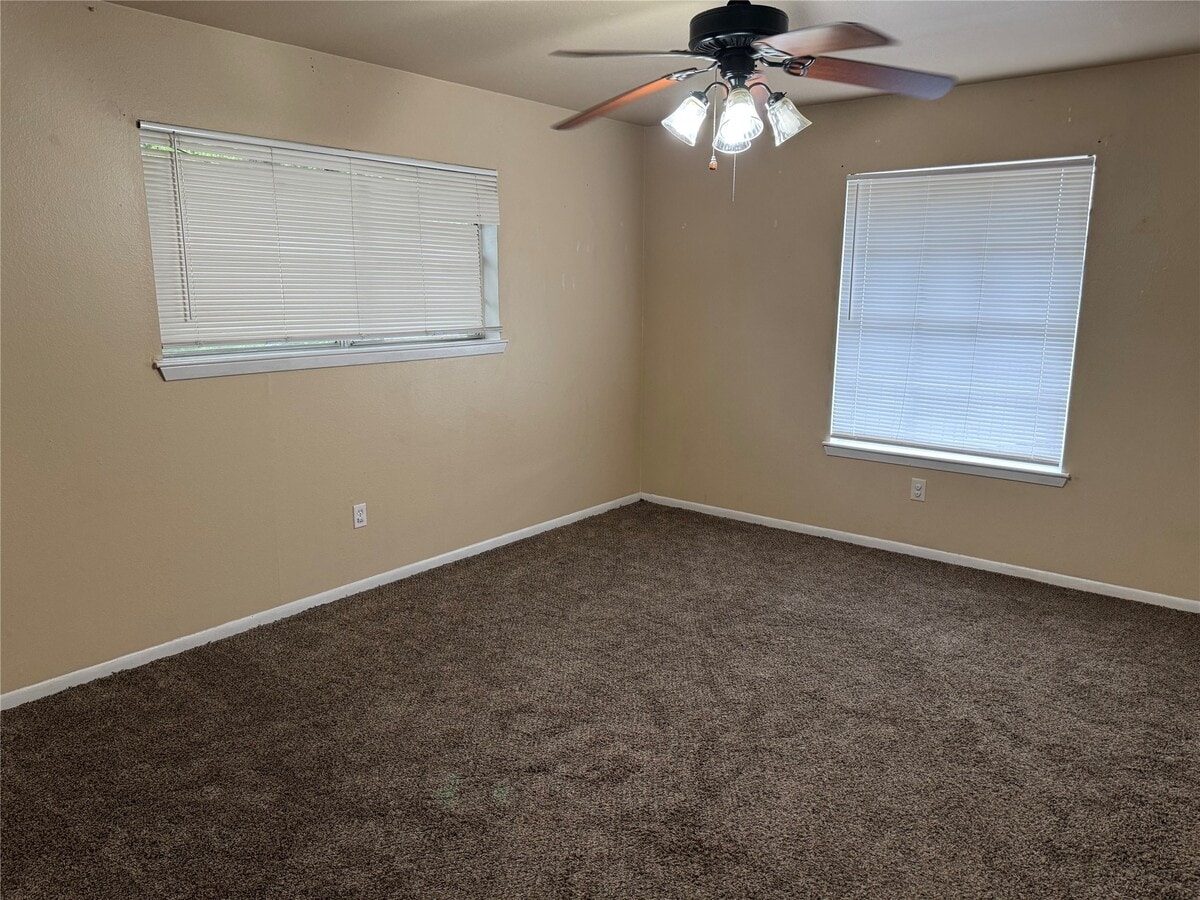 Photo - 609 Sunset Ln