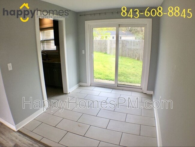 Photo - 1556 Kemper Ave