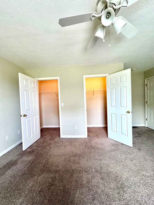Photo - 638 Hampton Way