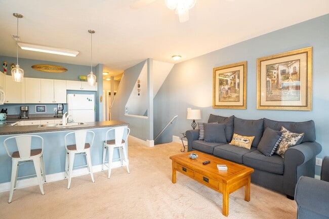 Photo - Mellow Yellow @ 1114 Bonito Lane #1