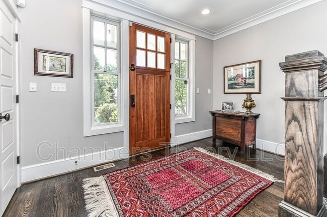 Photo - 215 N Van Buren St