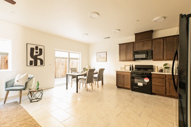 Photo - 902 N Olive Ave